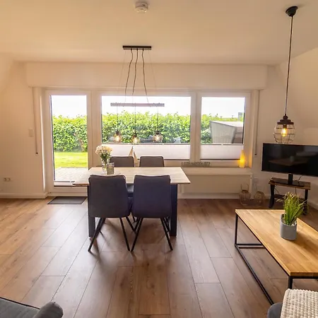 Holiday home Deichblick No1 Krummhoern